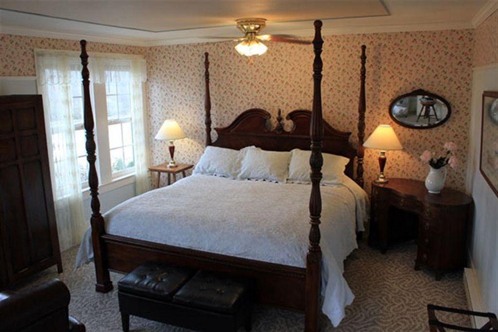 The Historic Requa Inn Klamath Exterior photo