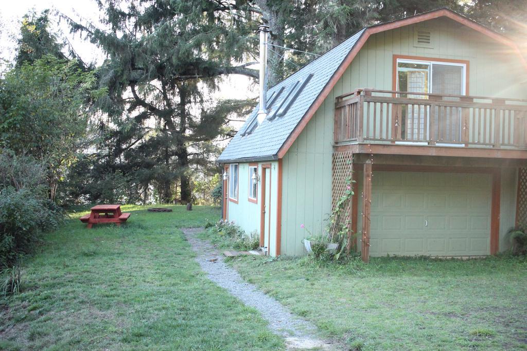 The Historic Requa Inn Klamath Exterior photo